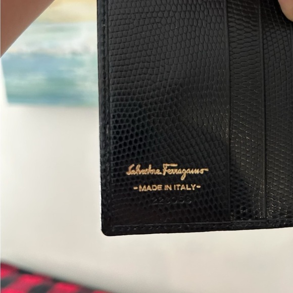 Salvatore Ferragamo Black Textured Wallet - Picture 6 of 7